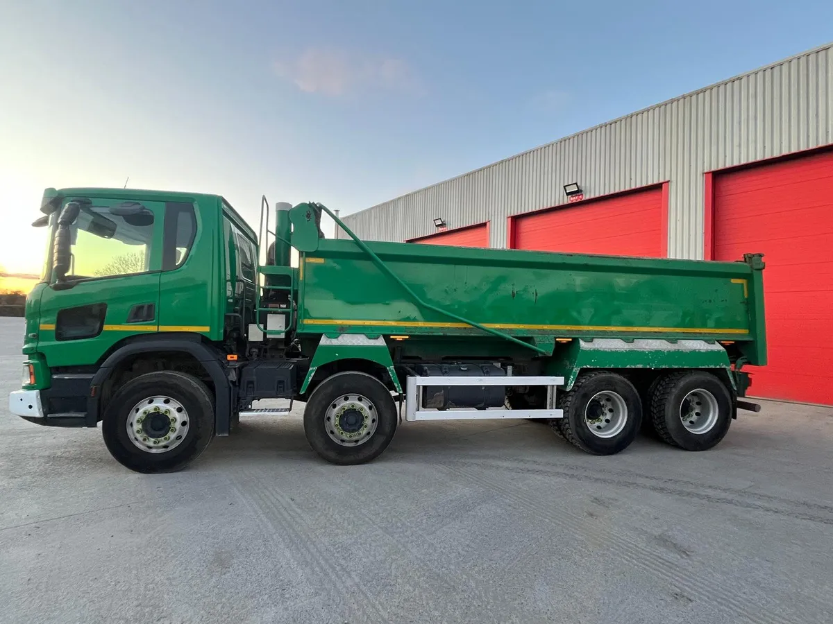 2019 SCANIA P410 XT 8x4 TIPPER - Image 2