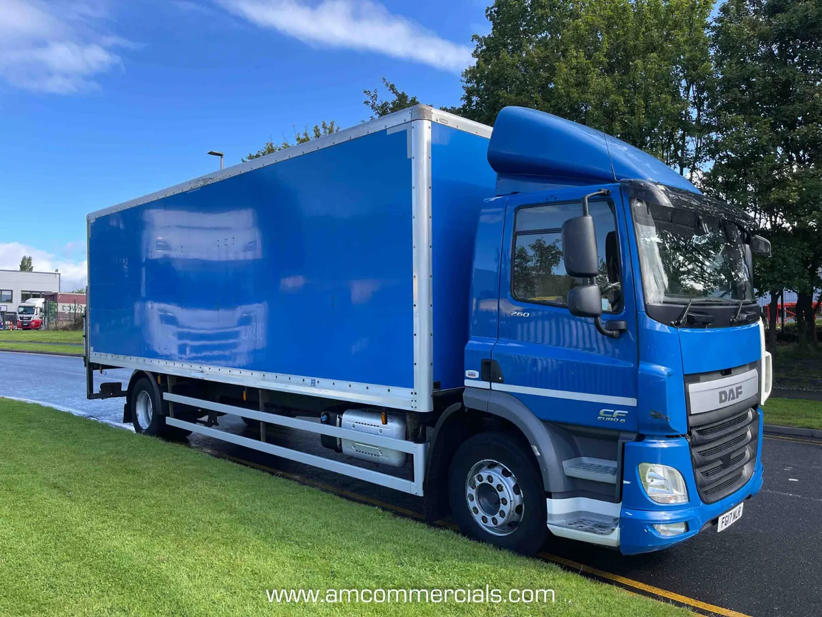2017 (17) DAF CF 260 BOX 18 TONNE 4X2 - Image 1