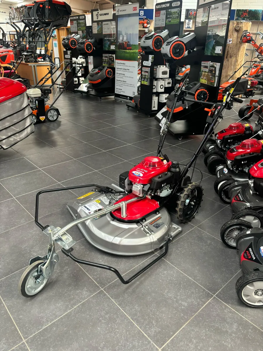 Honda UM616EB Grass Cutter - Image 1