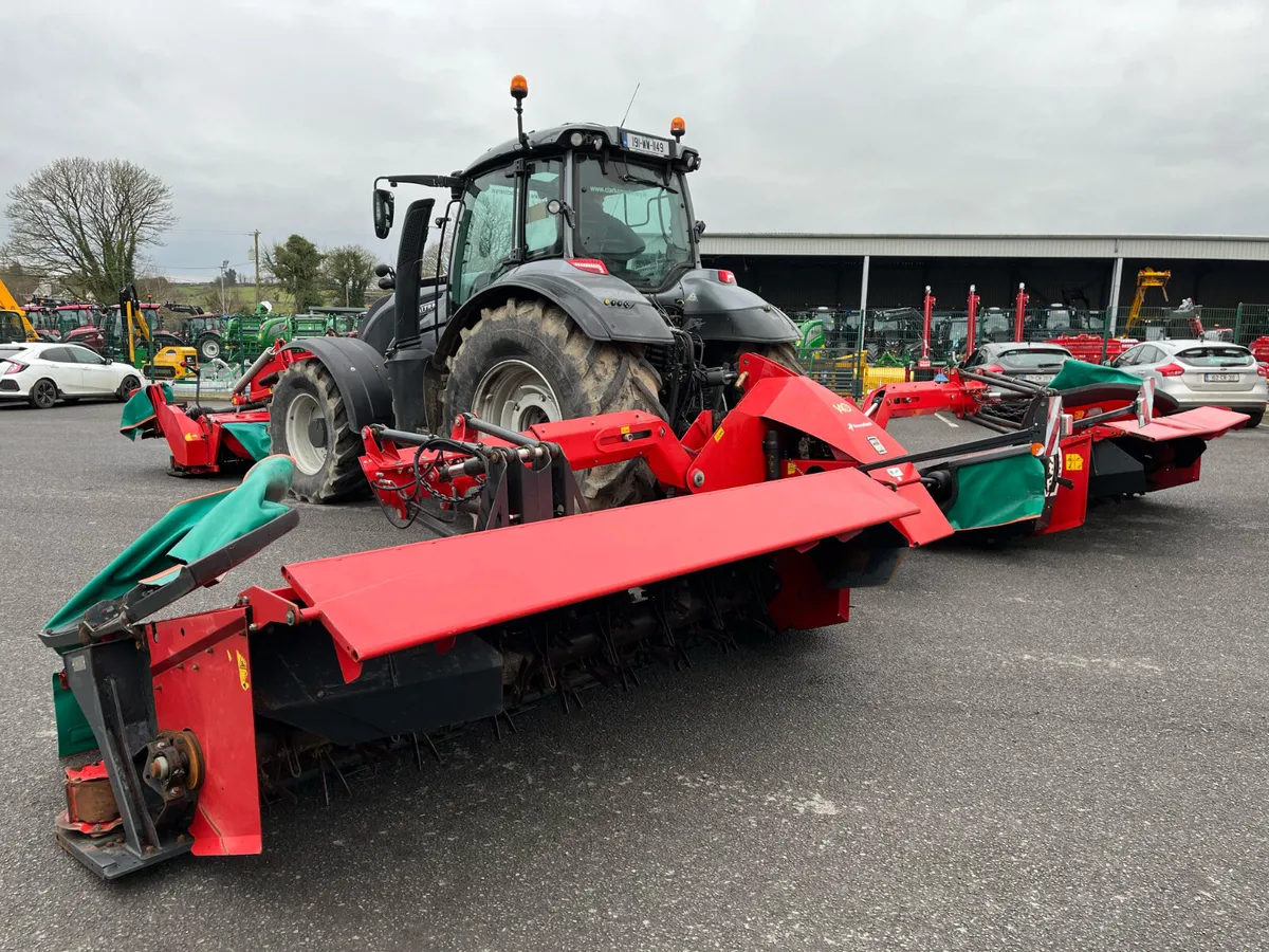 Keverneland 53100MT Butterfly Mowers - Image 1