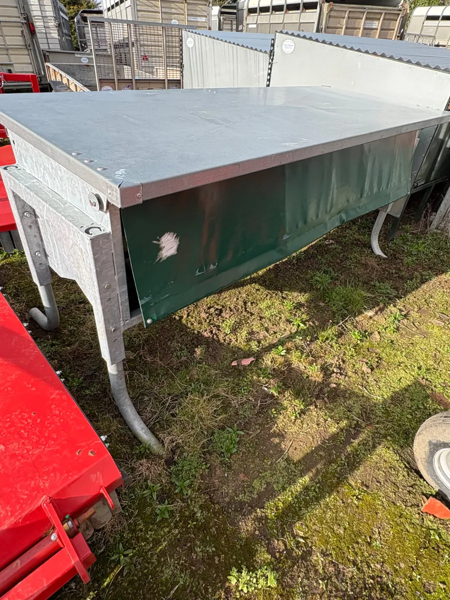 New condon Controled calf creep feeder - Image 1