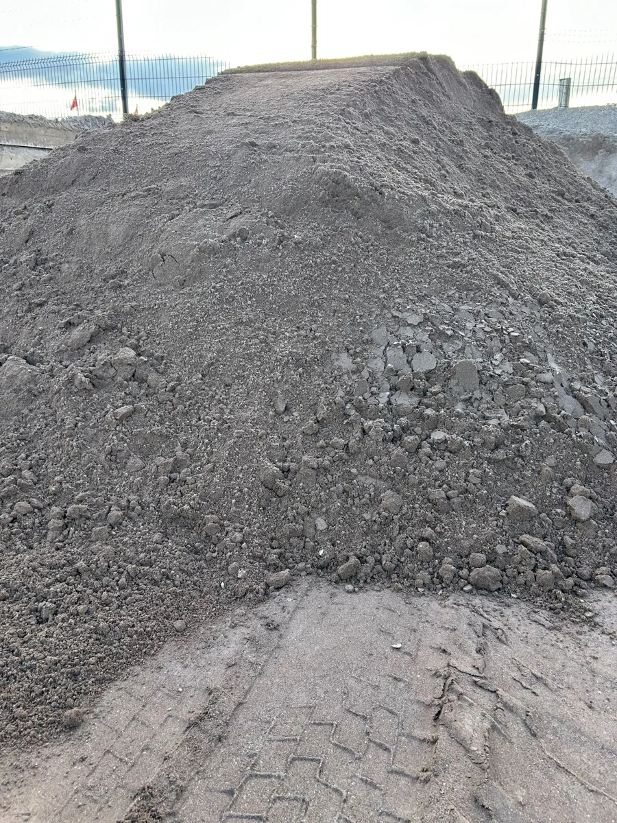 Building Sand - Image 2