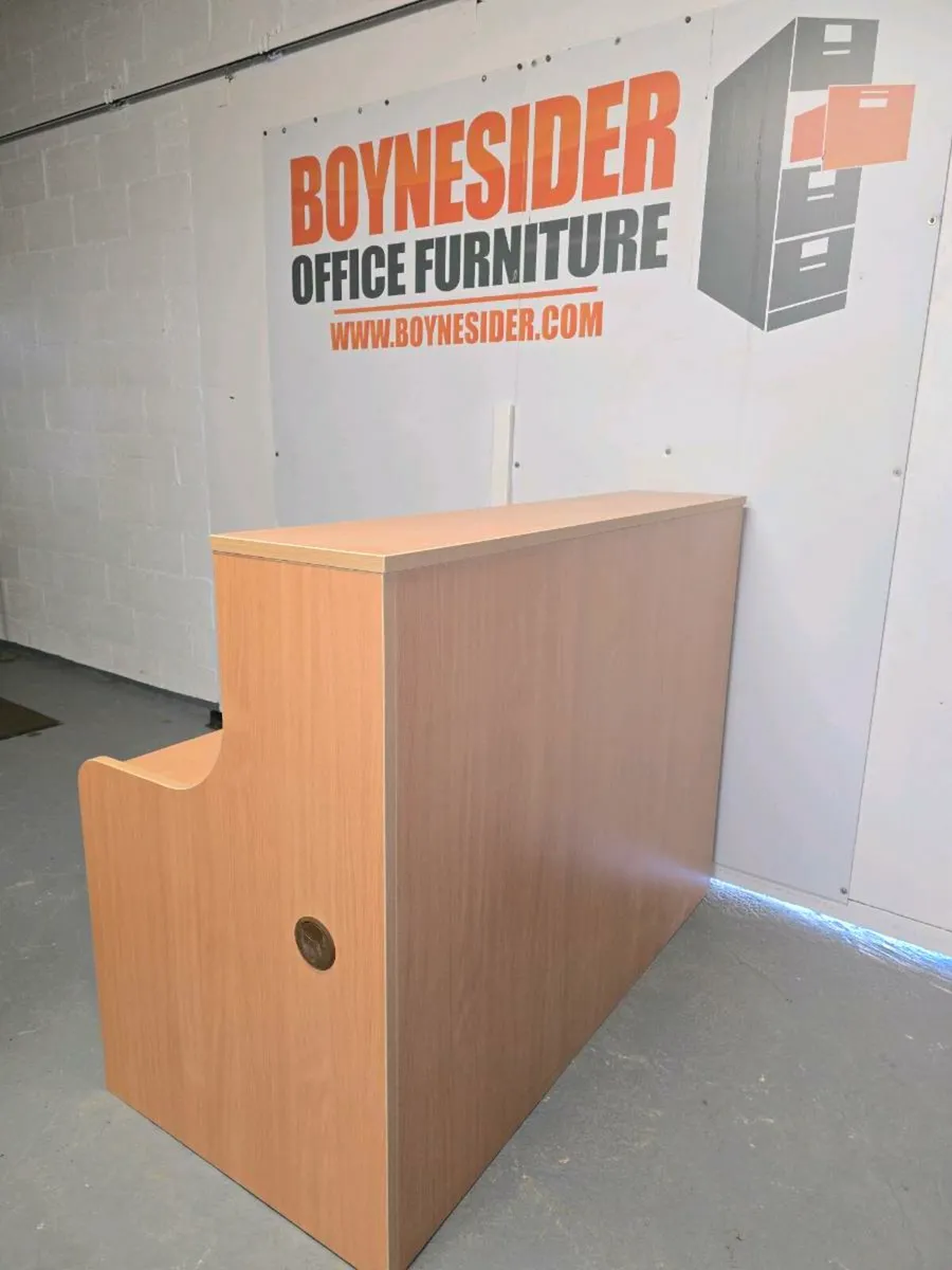 Beech reception unit 2nd hand - Image 1