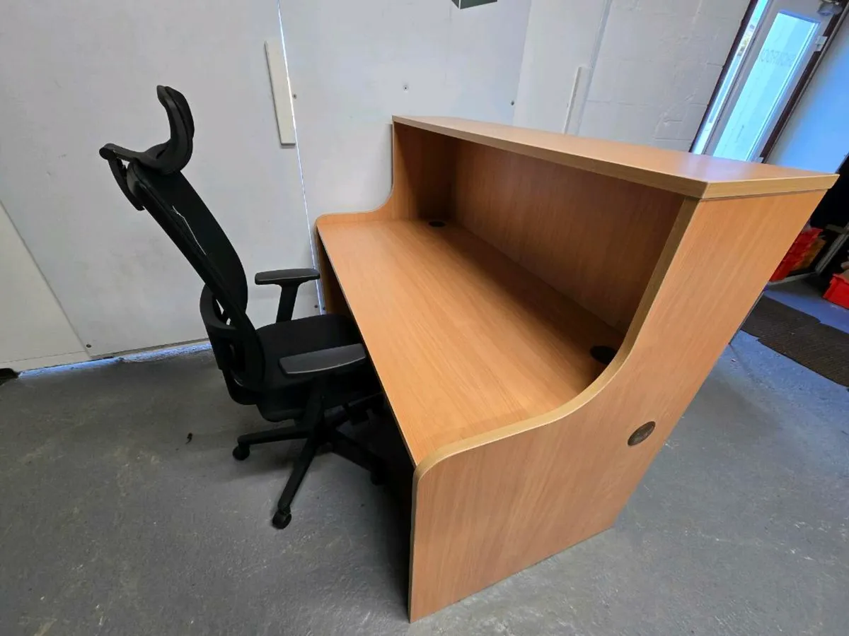 Beech reception unit 2nd hand - Image 3