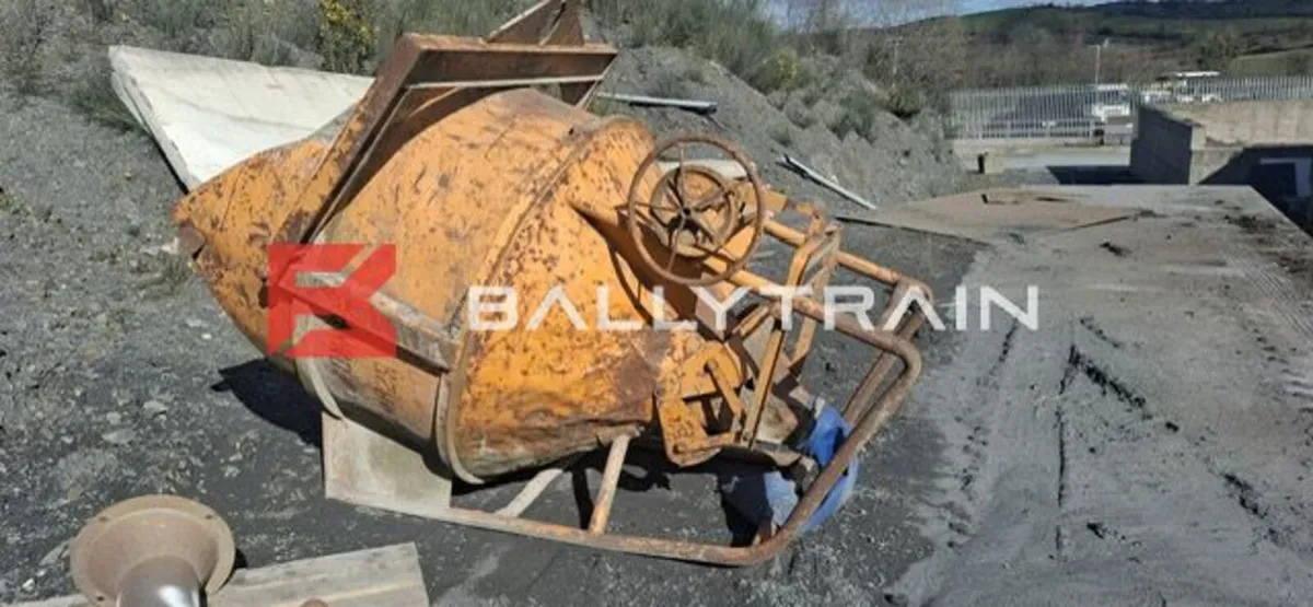 Eichinger Concrete Pouring Skip - Image 1