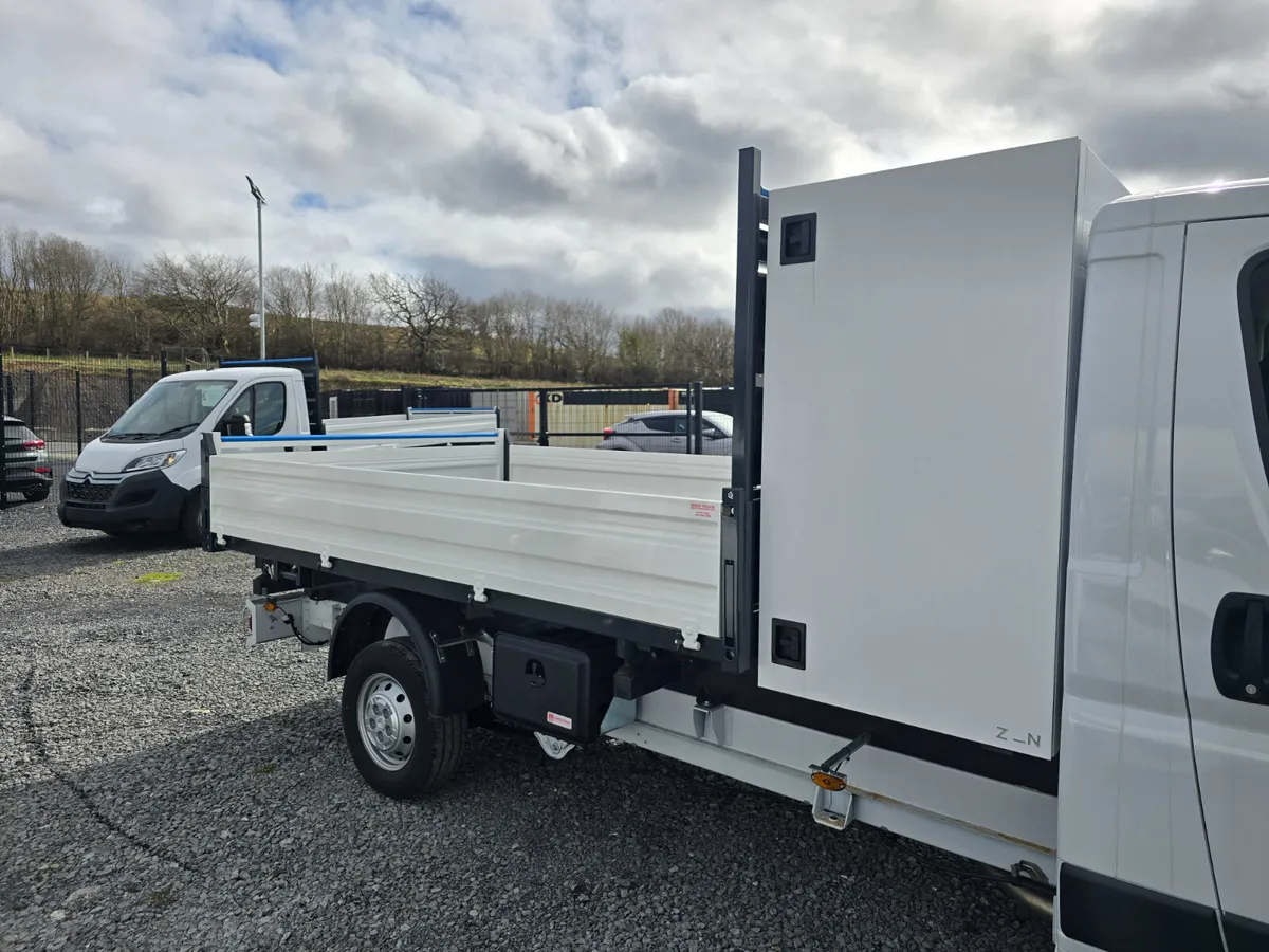 2025 CITROËN RELAY 3 WAY TIPPER - Image 3
