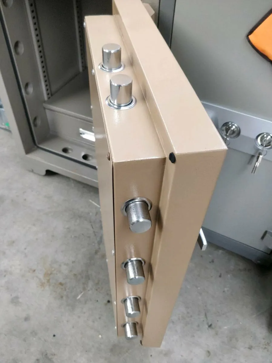 2 hour fire rated High Security safe - Image 2