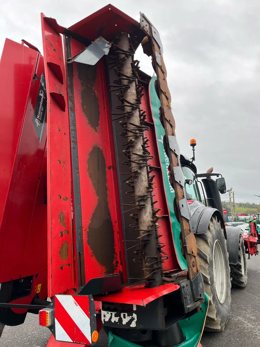 Kverneland Triple Mowers - Image 4