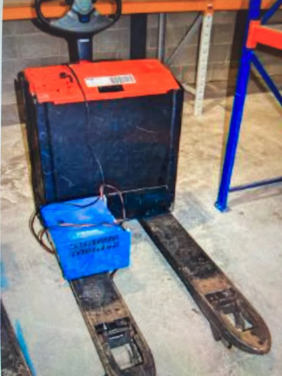Toyota Battery Pallet Truck for sale - Image 1