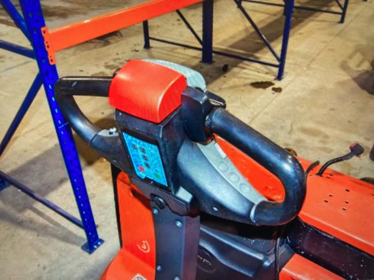 Toyota Battery Pallet Truck for sale - Image 3