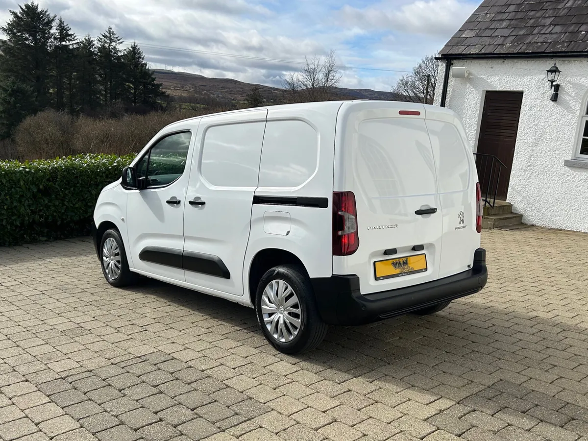 2021 Peugeot Partner Professional 1.5 100bhp - Image 4