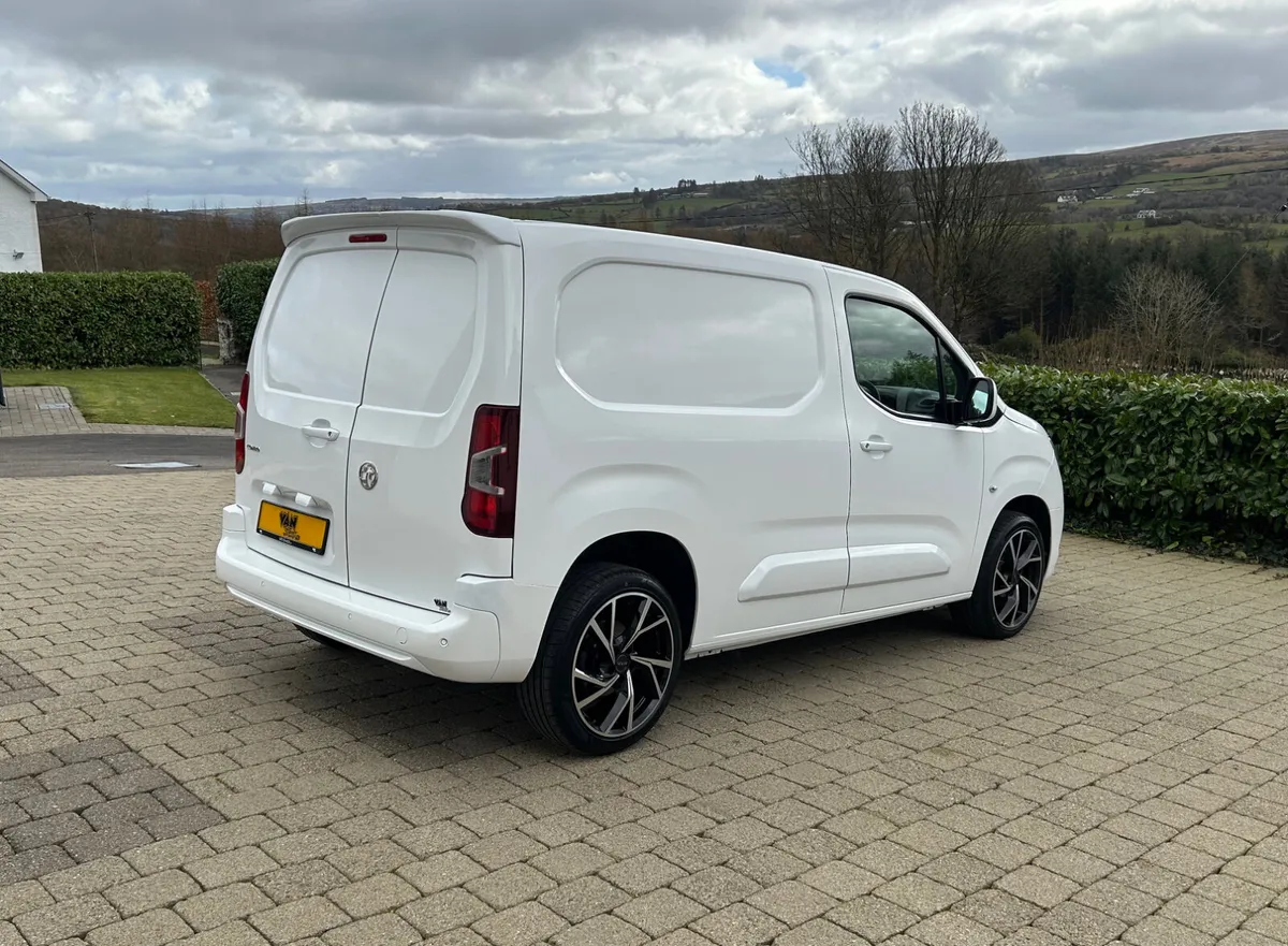 2021 Vauxhall Combo Sportive 1.5 100bhp 3seater - Image 4