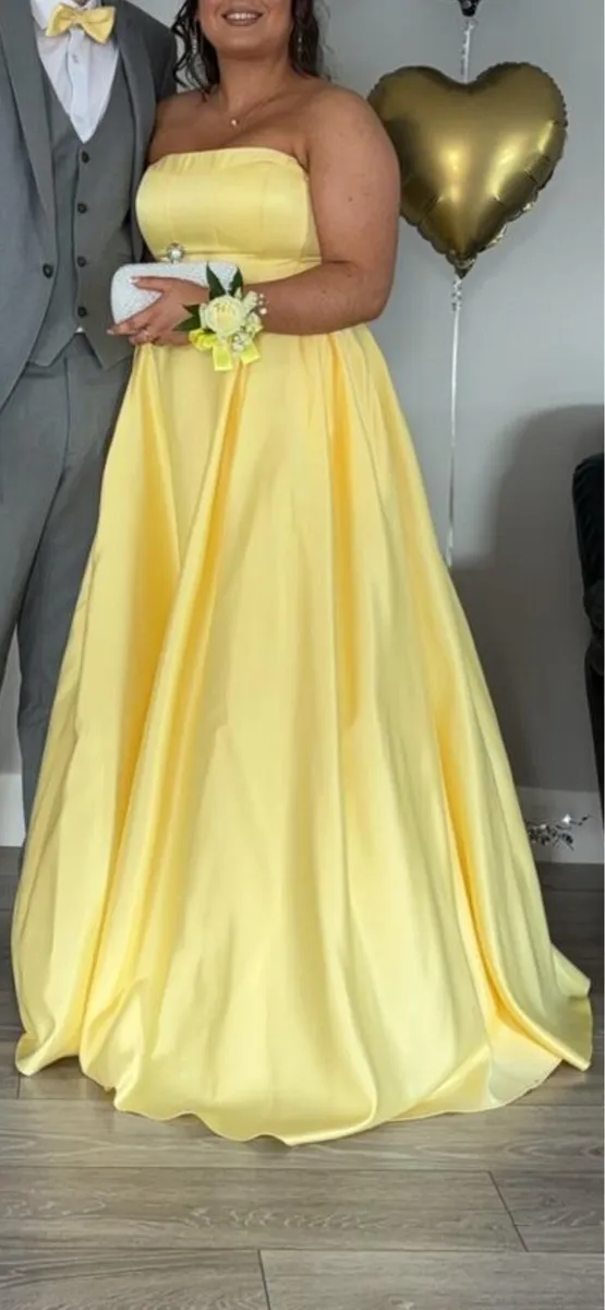 Debs dress - Image 3