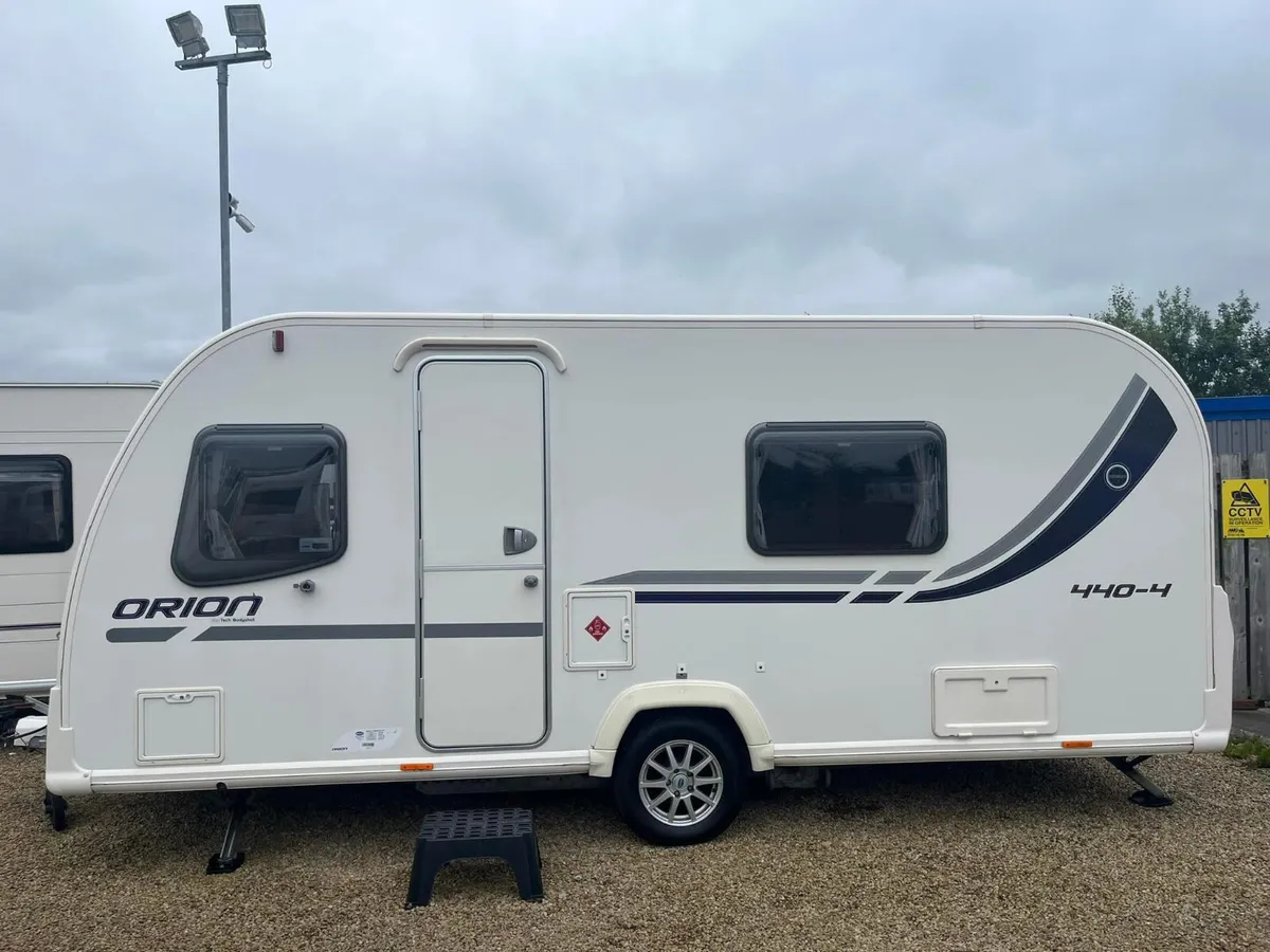 2011 BAILEY ORION 440 4/5 BERTH MINT CARAVAN - Image 3