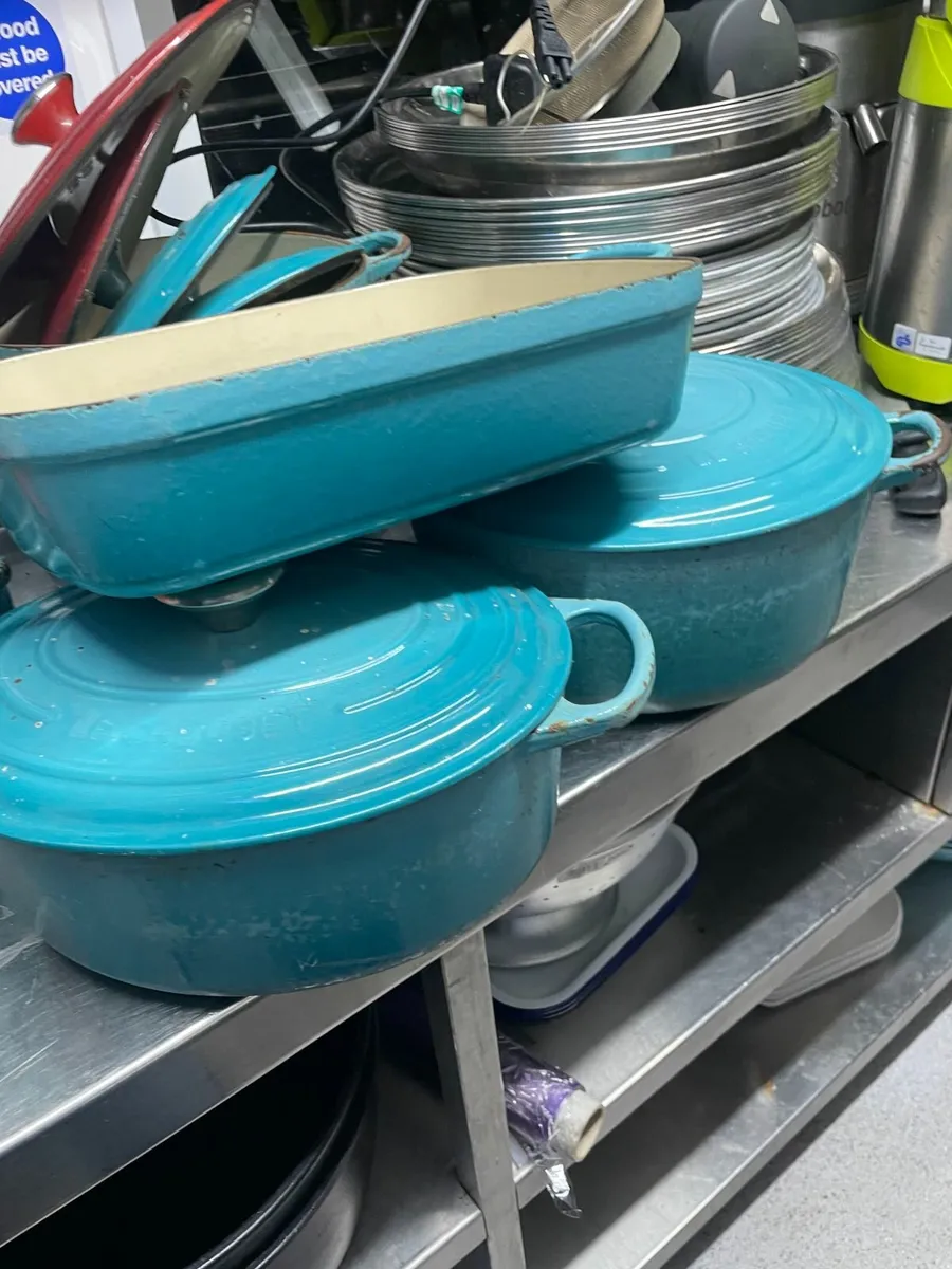 Le crusset dishes ( authentic le cruset) - Image 1