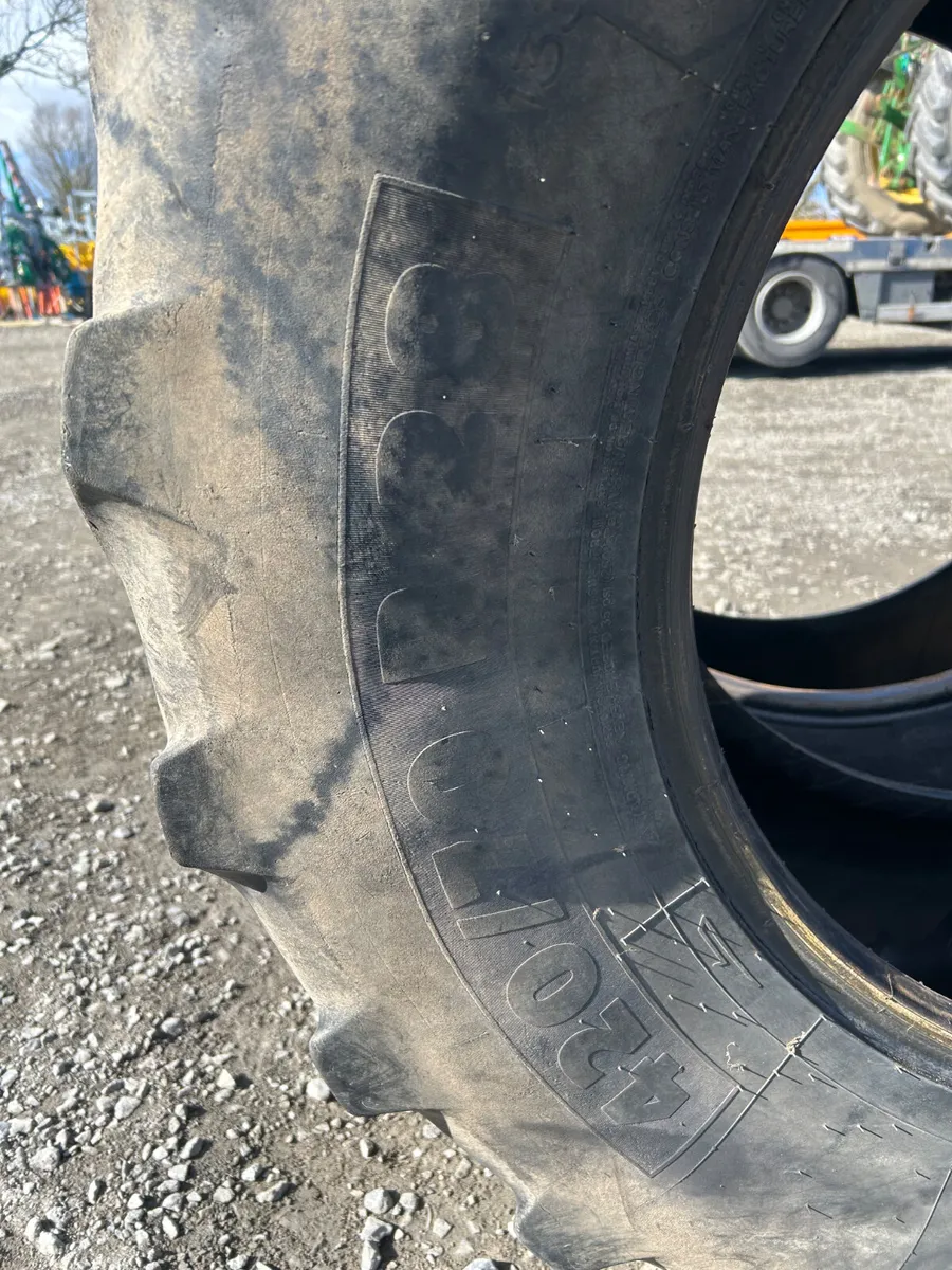 Michelin 420/70 28 Front Tyres - Image 3
