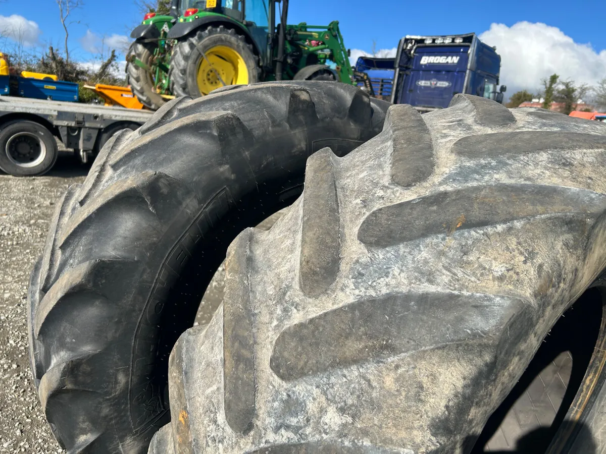 Michelin 420/70 28 Front Tyres - Image 4