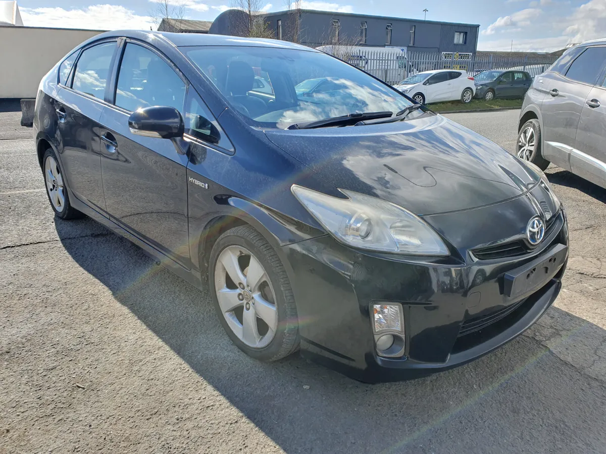 10 TOYOTA PRIUS  1.8 HYBRID FOR BREAKING - Image 2