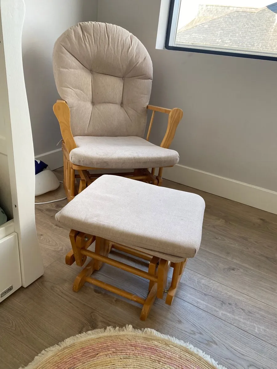 Baby / Feeding Chair and Footstool - Image 3