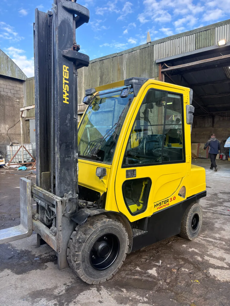 2013 3 Ton Hyster Forklifts - Image 2