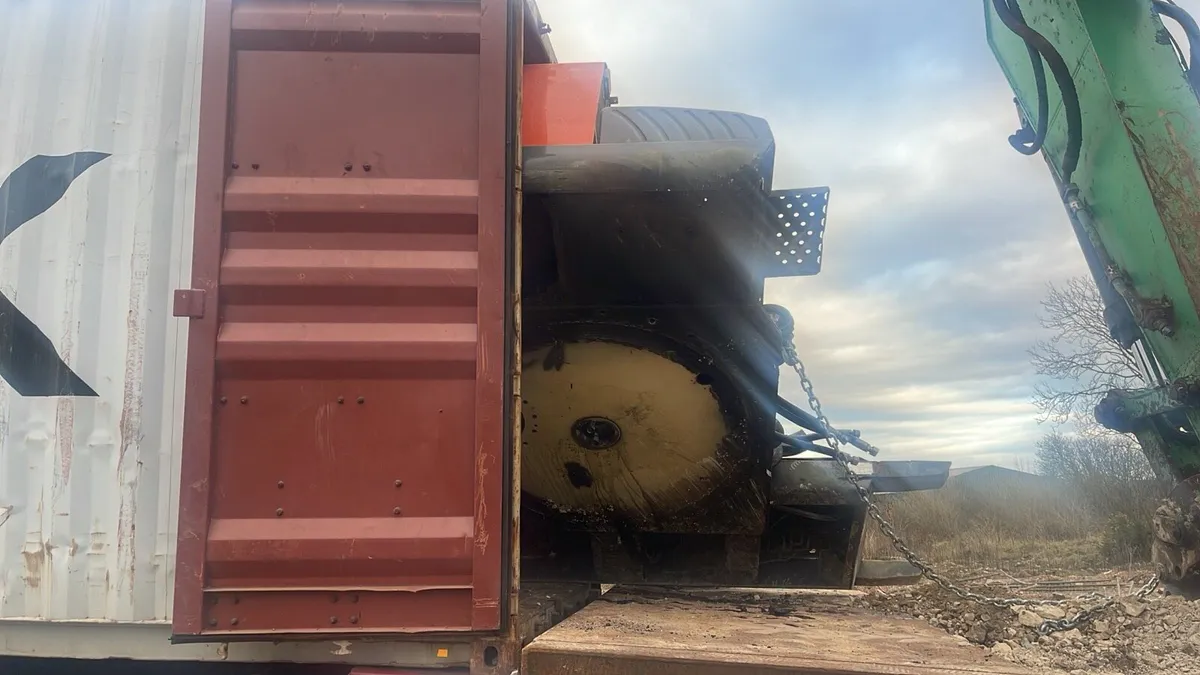 Exports Doosan Hitachi Komatsu Diggers Rubber Duck - Image 2