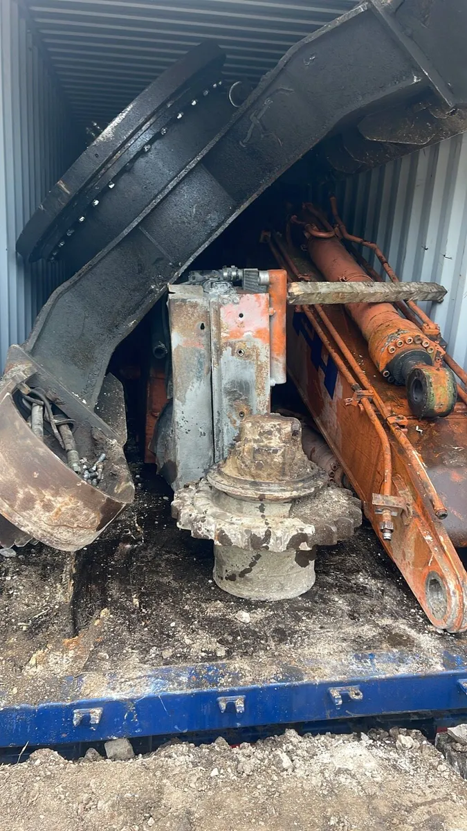 Exports Doosan Hitachi Komatsu Diggers Rubber Duck - Image 3