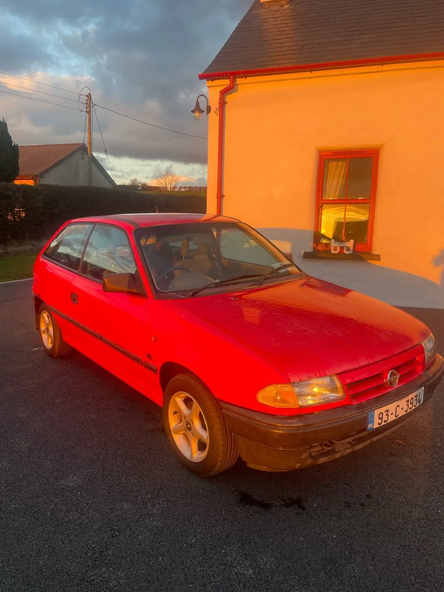 Opel Astra GL 1.4 - Image 2