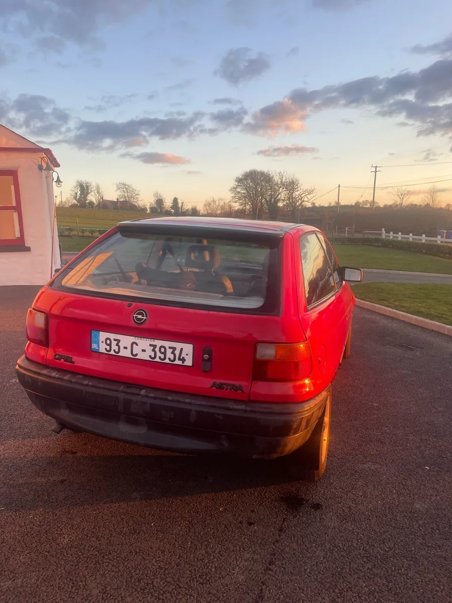 Opel Astra GL 1.4 - Image 4