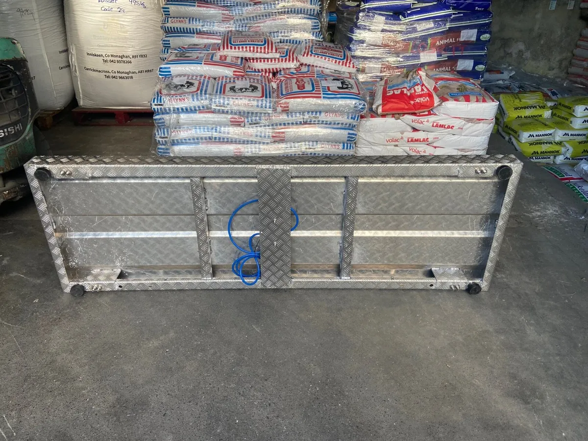 weigh scales head scoops wands and solar fences - Image 4