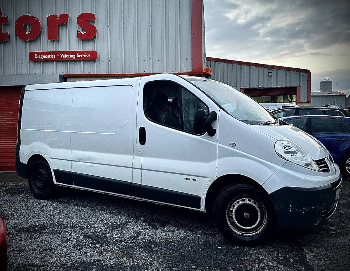 Renault Trafic 2014 - Image 2