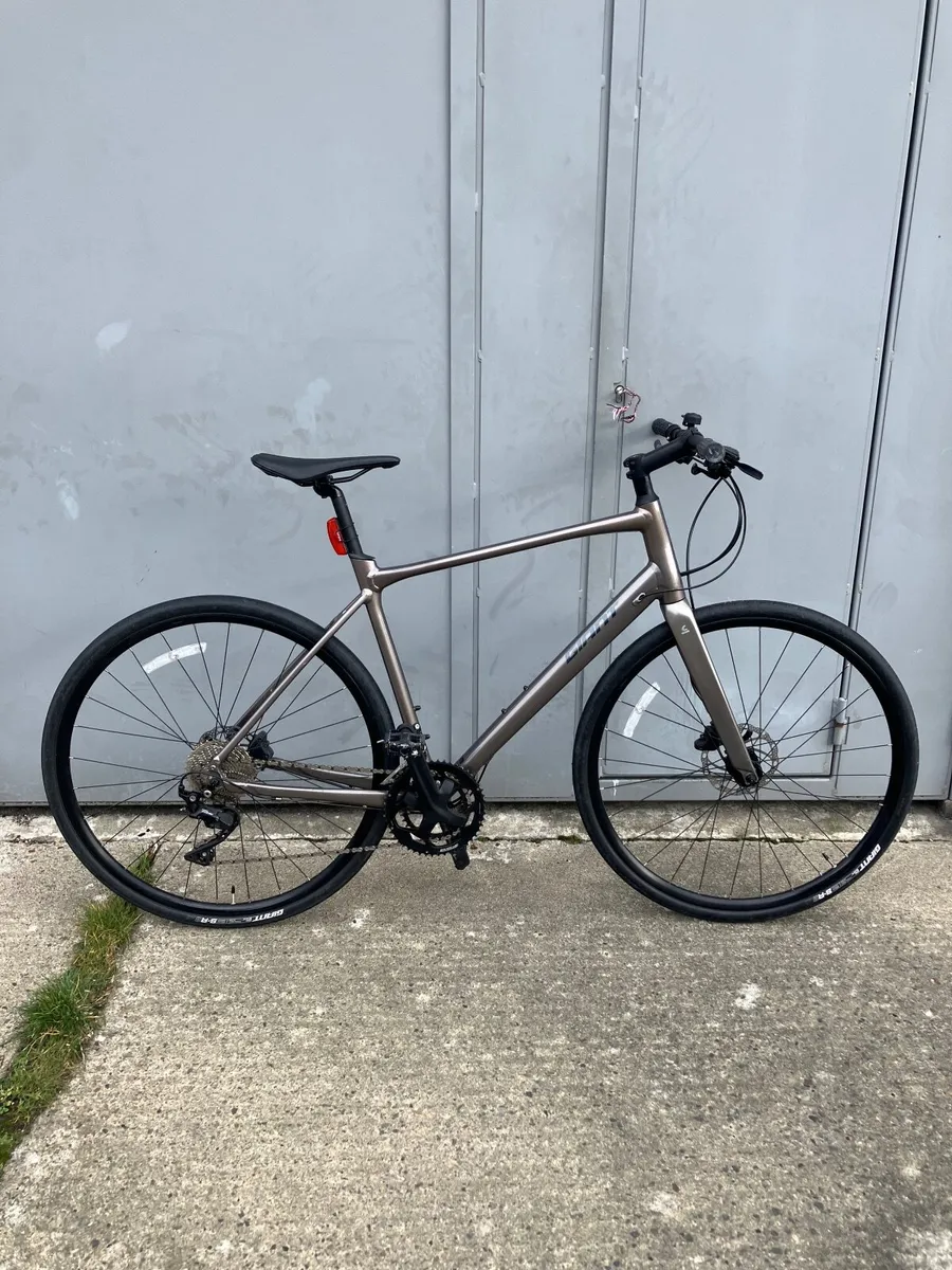 Giant fast road  bike. ( model 1 ) - Image 1