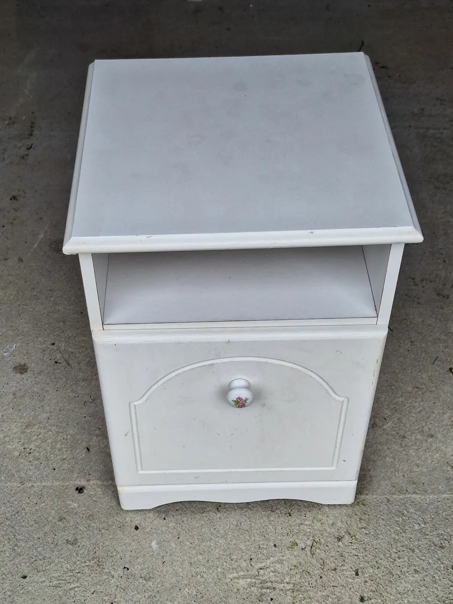 Bed room furniture - Image 2