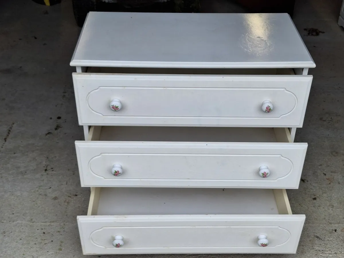 Bedroom furniture - Image 2