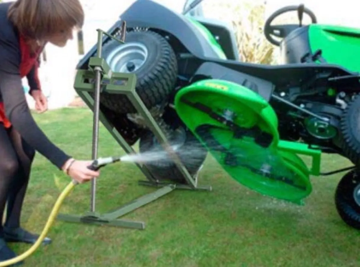 BLK FRI €10 OFF  Lawn Mower / Tractor Mower Lift - Image 1