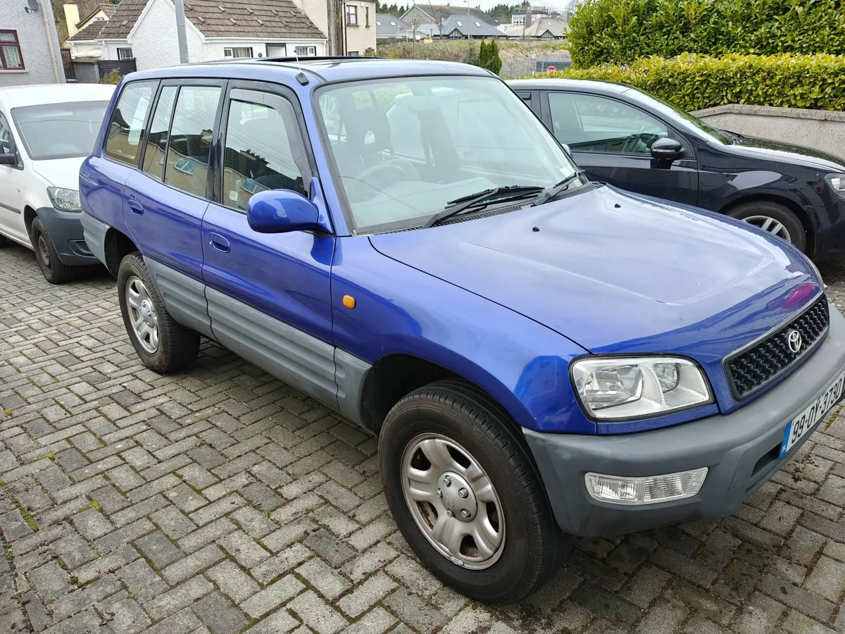 Toyota RAV4 1999 - Image 1
