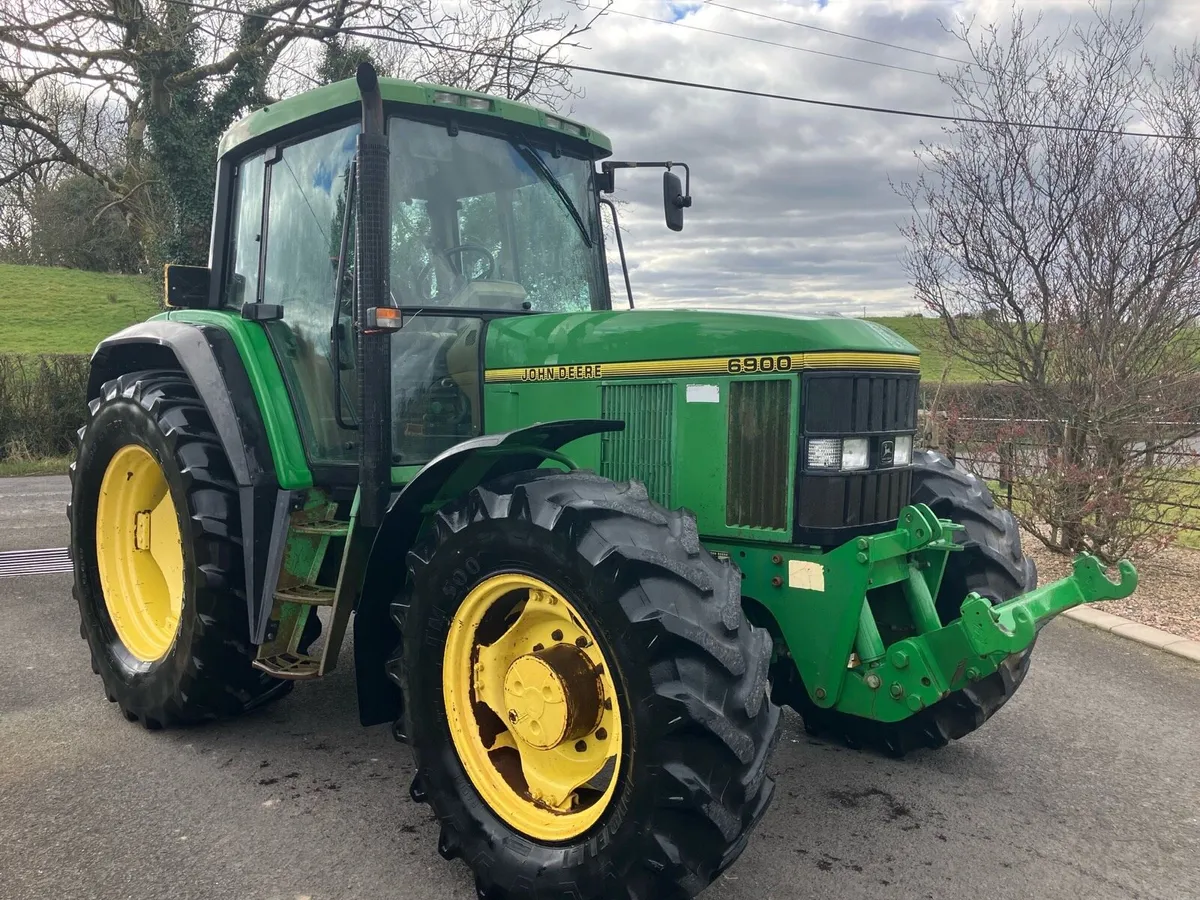 John Deere 6900 - Image 1