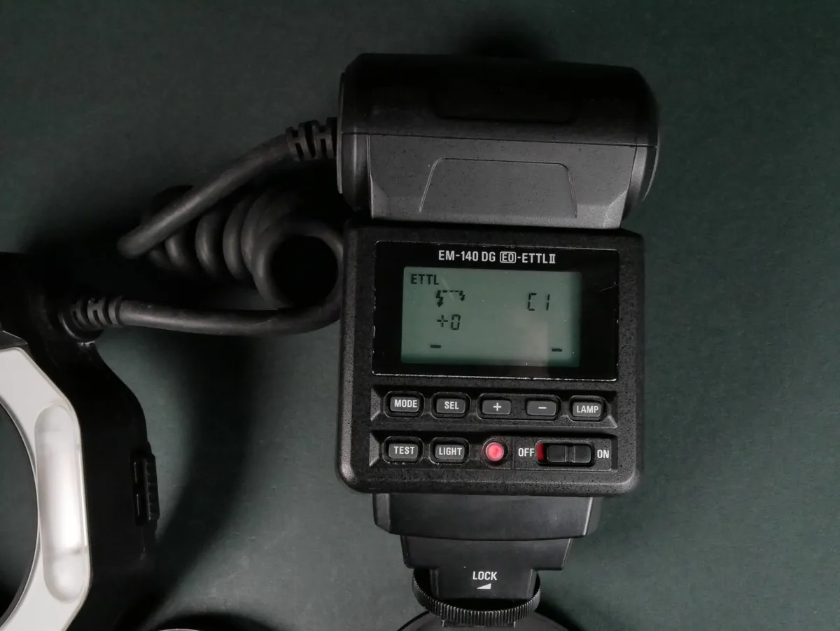 Sigma EM-140 DG EO-ETTL II Macro Ring light Flash - Image 4
