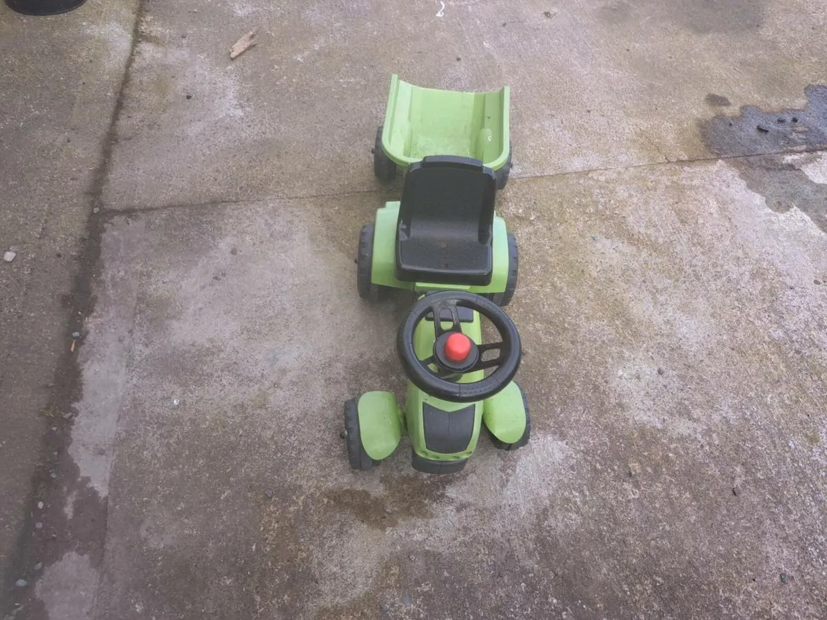 Toy tractor and trailer - Image 1