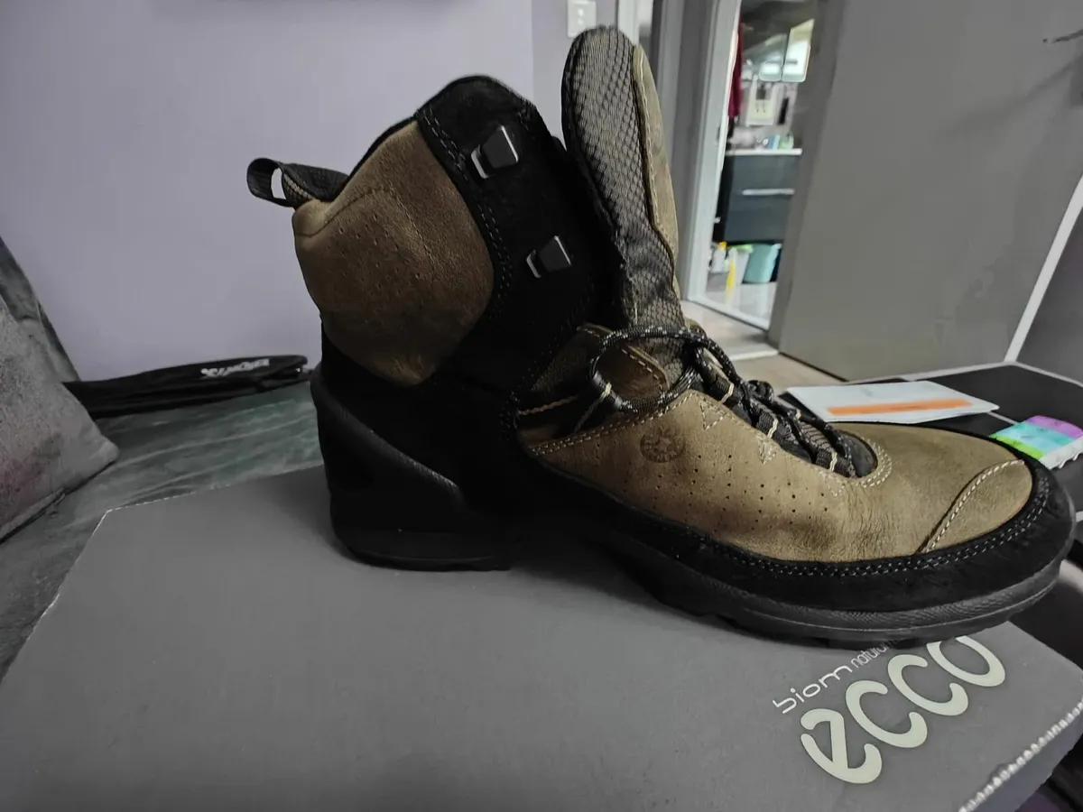 ECCO Men's Hiking boots - Image 2