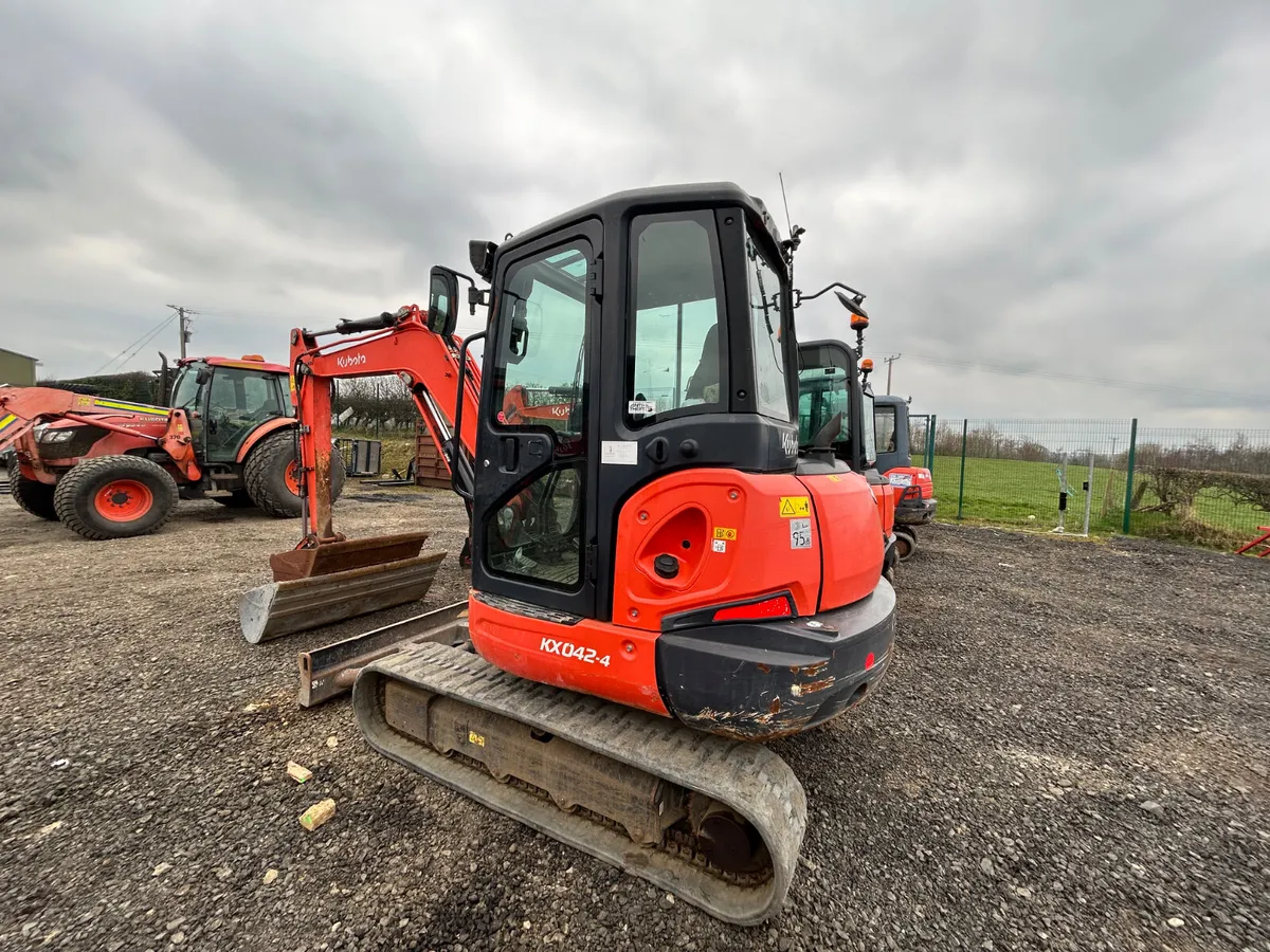 2018 Kubota KX042-4 digger - Image 3
