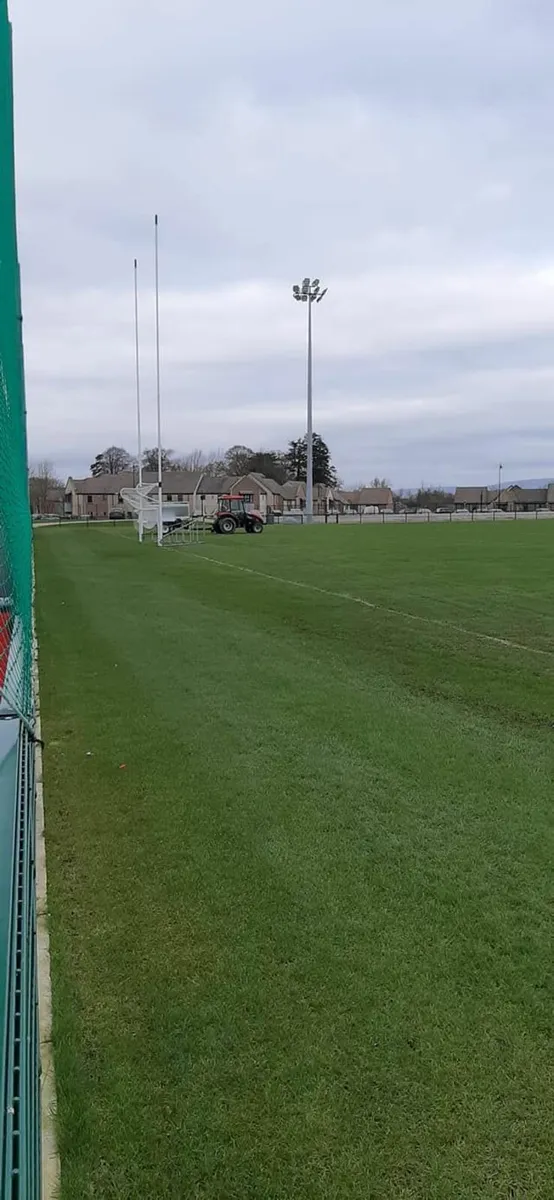 SAND Spreading SPORT Pitch - Image 2