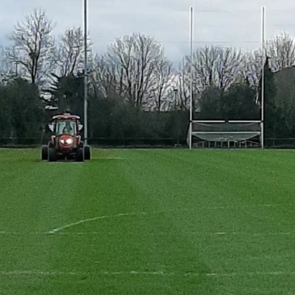 SAND Spreading SPORT Pitch - Image 1