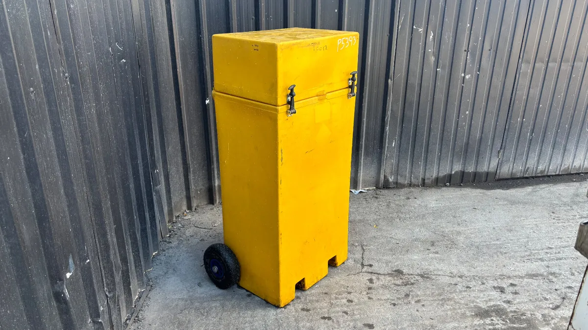 Traler Engineer 100L Fuel Caddy - Image 1