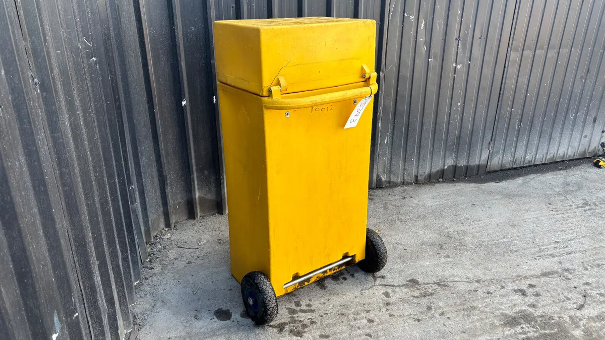 Traler Engineer 100L Fuel Caddy - Image 4