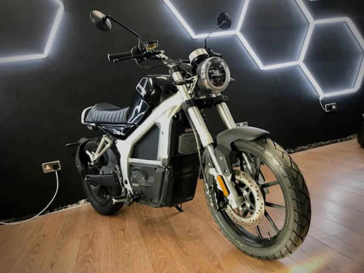 *EV* Horwin CR6 Electric Motorcycle - Image 1