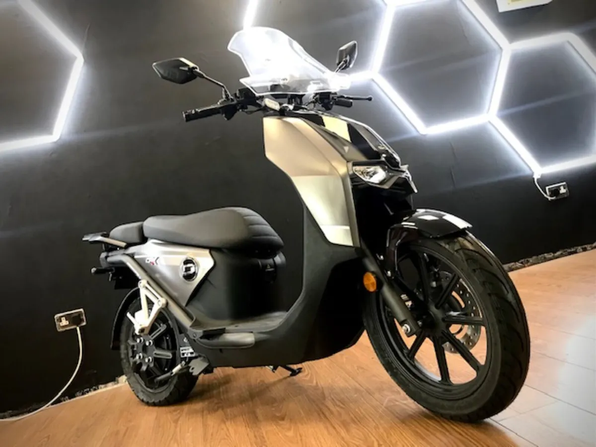*EV* Super Soco CPX Electric Scooter - Image 2