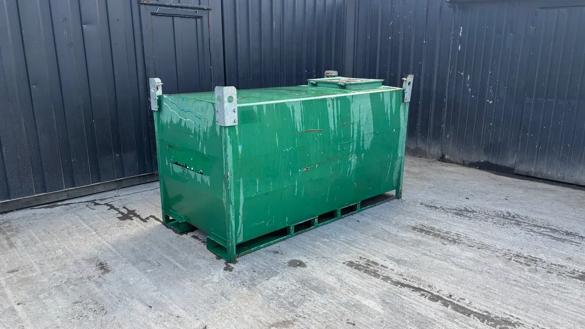 Western 2000L Fuel Bowser - Image 1