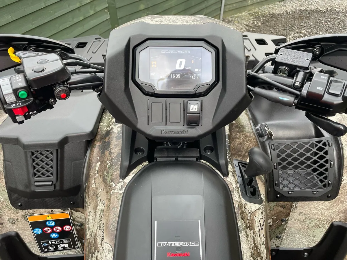 The New 750cc Kawasaki Own this 70€per week - Image 3