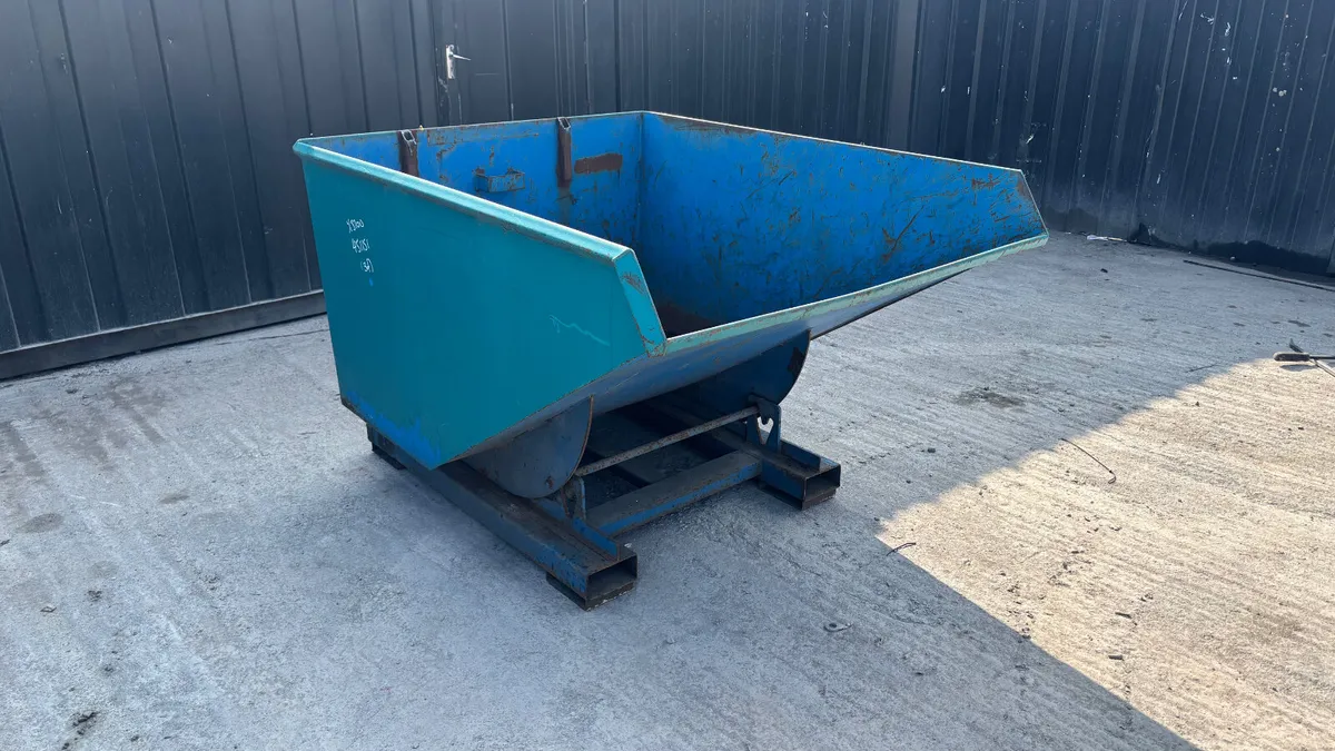 Tipping Skip - Image 1