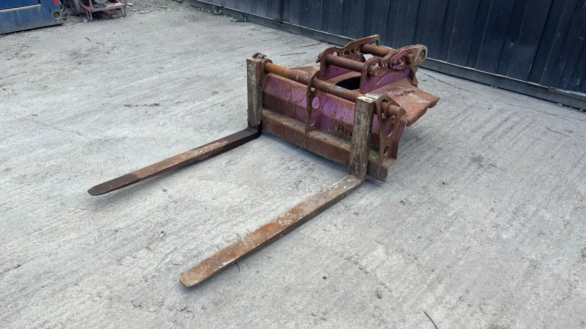 Prodem Pallet Forks to suit excavator 65mm/80mm - Image 3